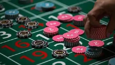 Người chơi Việt Nam trải nghiệm Live Casino trên điện thoại di động tại ga888vn